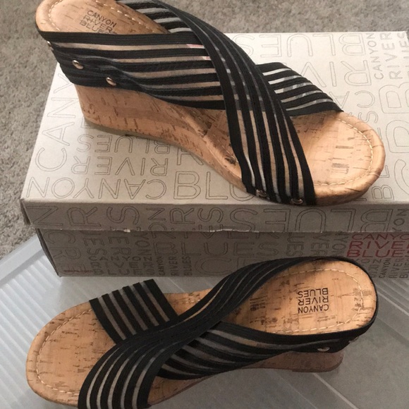 Gorgeous heeled sandals! - Picture 1 of 6